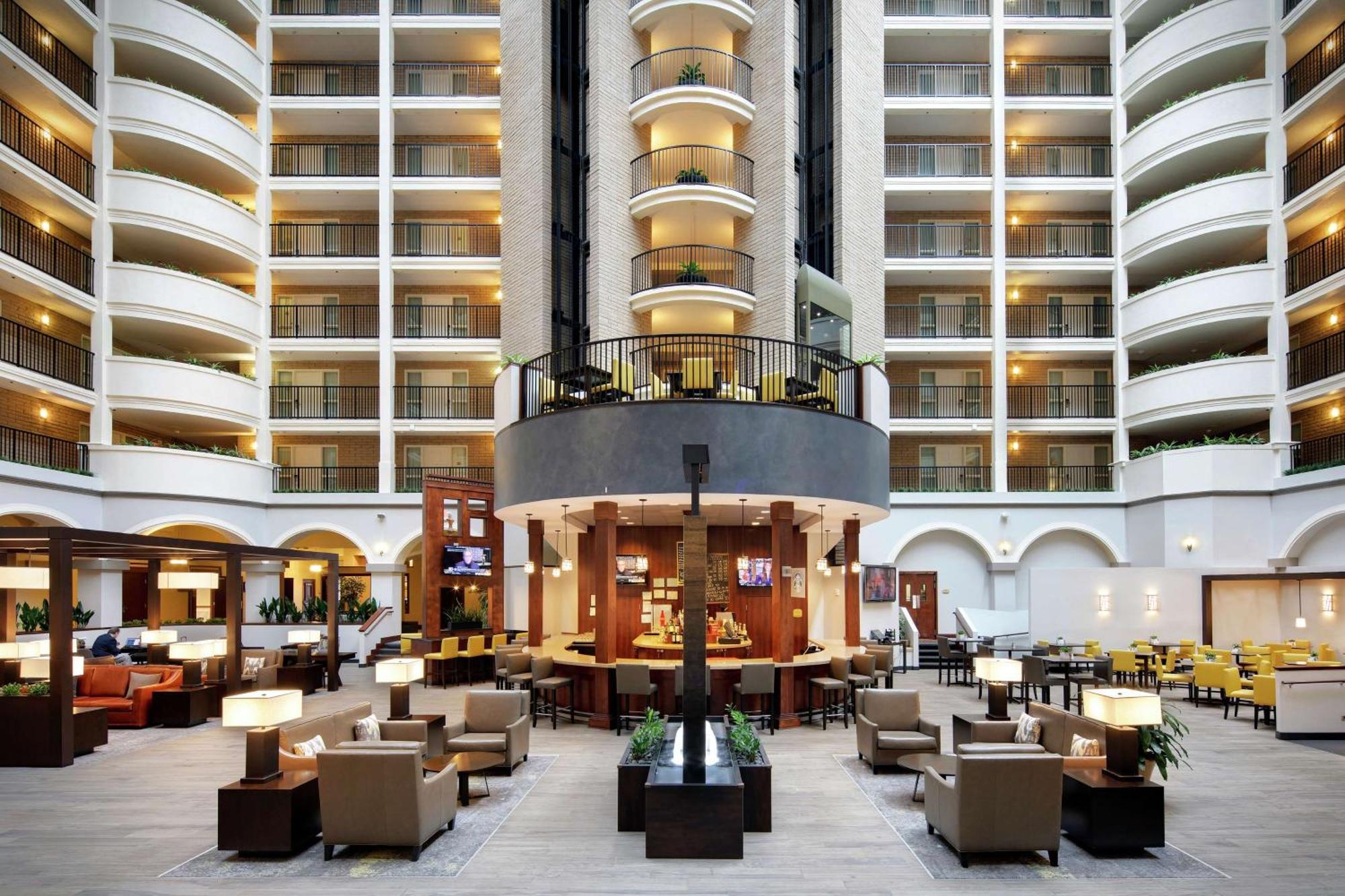 Embassy Suites Dallas - Park Central Area Exteriör bild